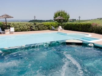 Piscina con idromassaggio
